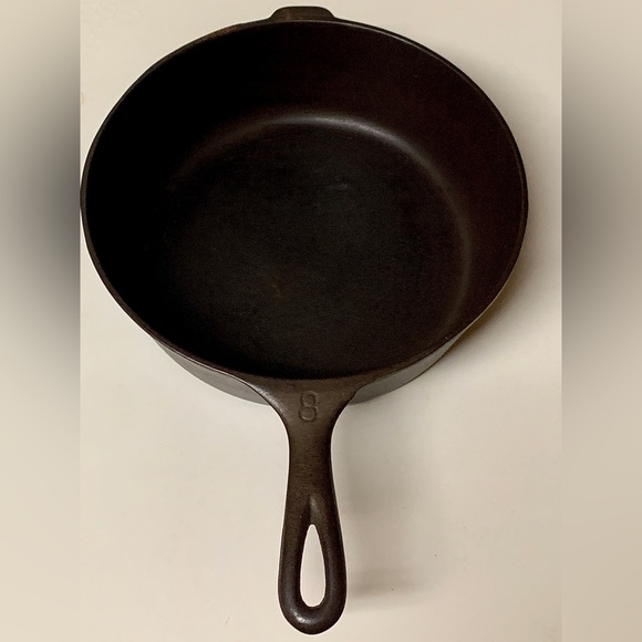 Mid Century Vintage Wagner Ware #8 10” Cast Iron Skillet - Picture 2 of 16